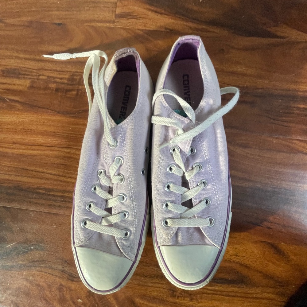 Barley wore size 10 converse